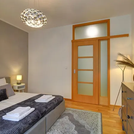 Modern & Elegance * براغ